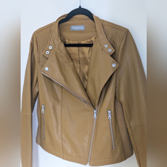 Bagatelle Women's Mustard Yellow Faux Leather Moto Jacket Size M EUC - Picture 3 of 15
